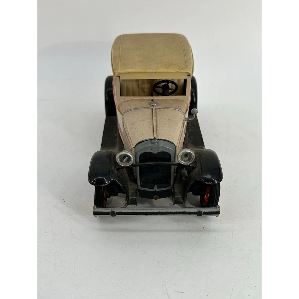 Vintage Hubley Ford Model A Victoria Diecast Metal 1/20 Model Car 4866-300